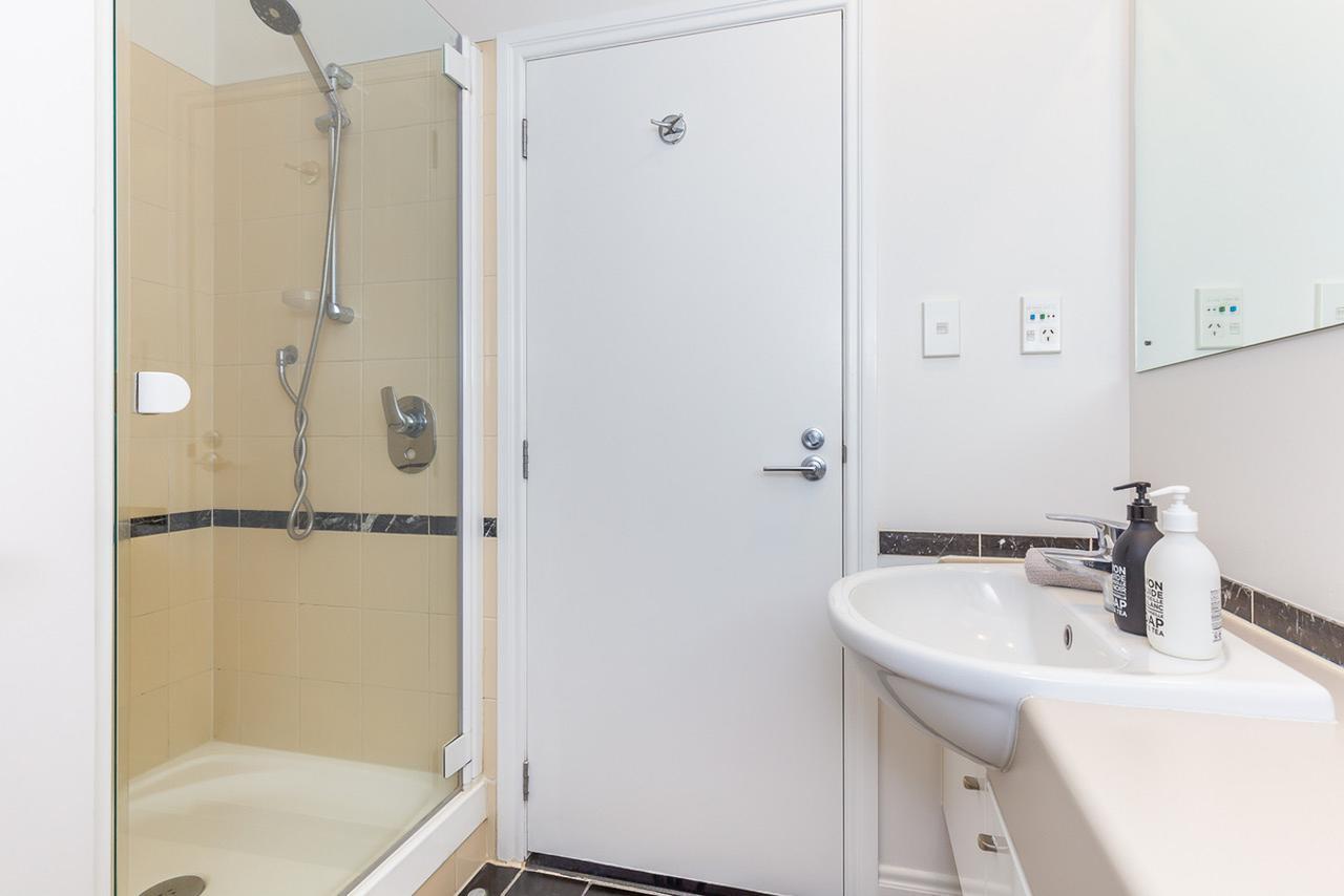 Gorgeous Apartment! Nice Views, Pool And Gym. Auckland Bagian luar foto